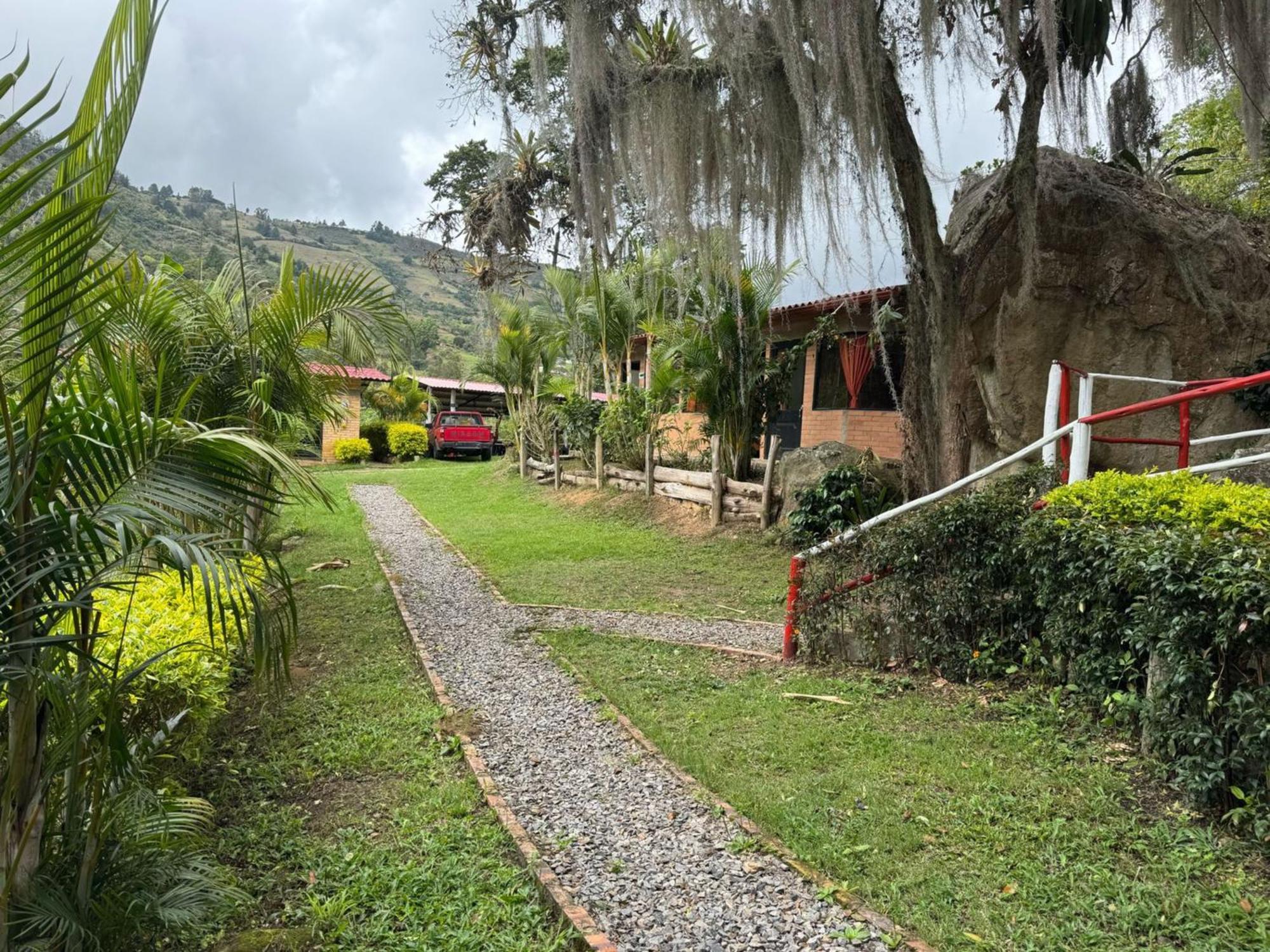 Hotel Campestre Rocas Del Paraiso Мачета Экстерьер фото